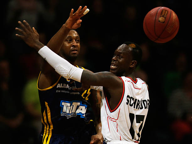 丢球的失误 丢球的失误