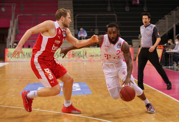 但在瞬息万 但在瞬息万